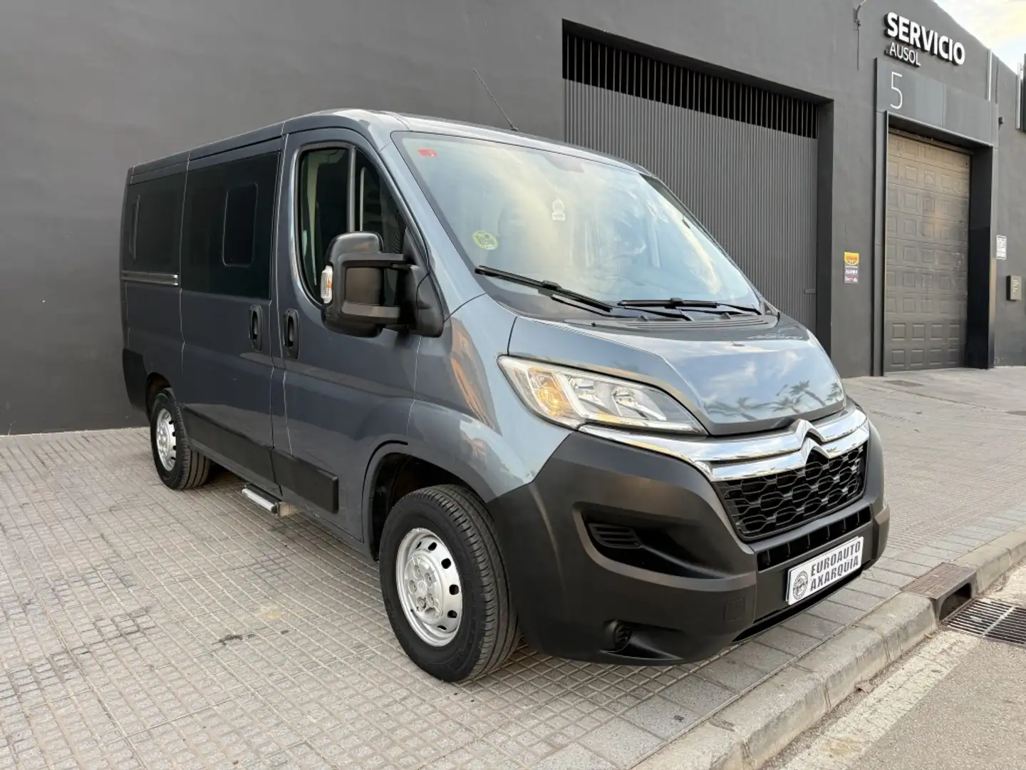 Citroen Jumper Combi Club 2.0BlueHDI 30L1H1 130 Gris - 1