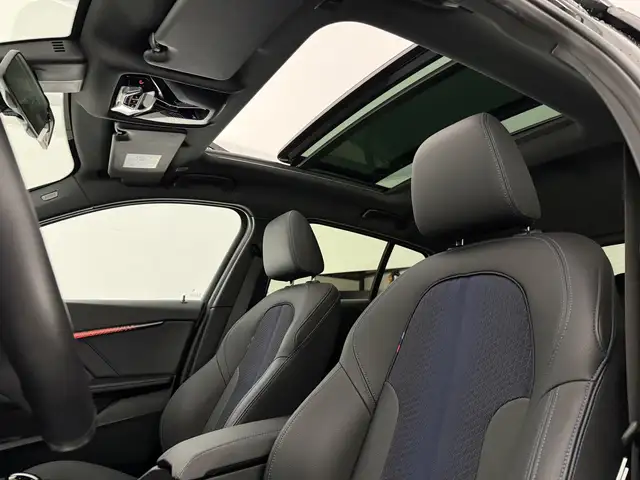 BMW 1 Series view 3