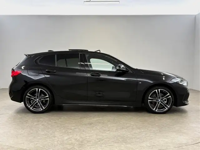 BMW 1 Series view 10