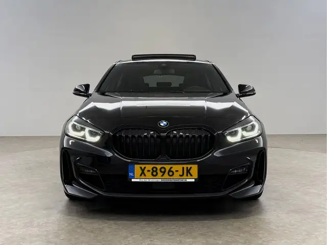 BMW 1 Series view 8