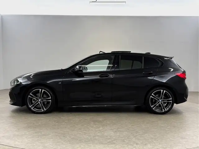 BMW 1 Series view 11