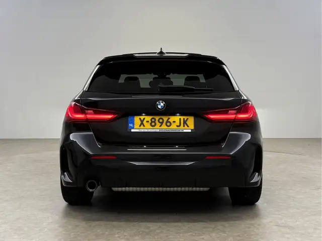 BMW 1 Series view 9