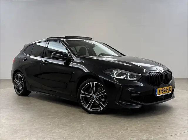 BMW 1 Series view 6