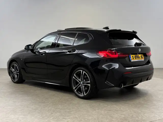 BMW 1 Series view 4