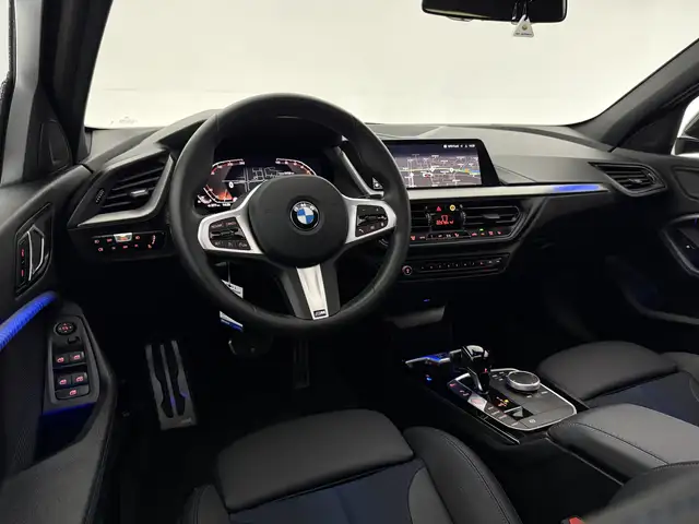 BMW 1 Series view 14