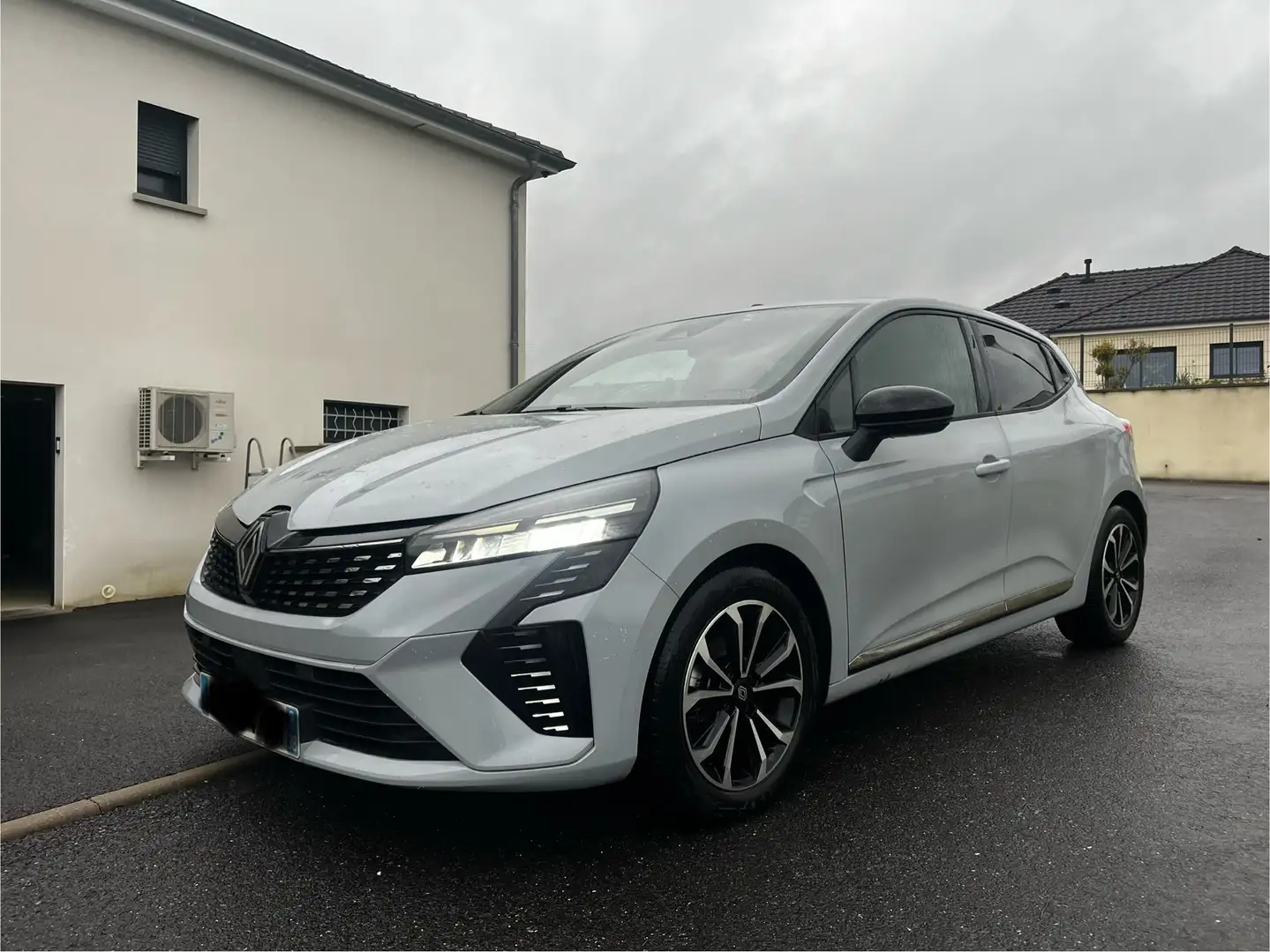 Renault Clio Clio 1.0 TCe Techno Grijs - 1