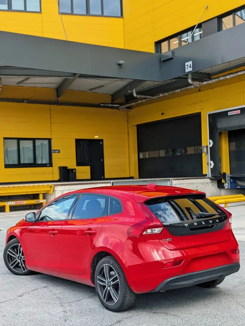 Volvo V40 T2 Kinetic Geartronic - 1