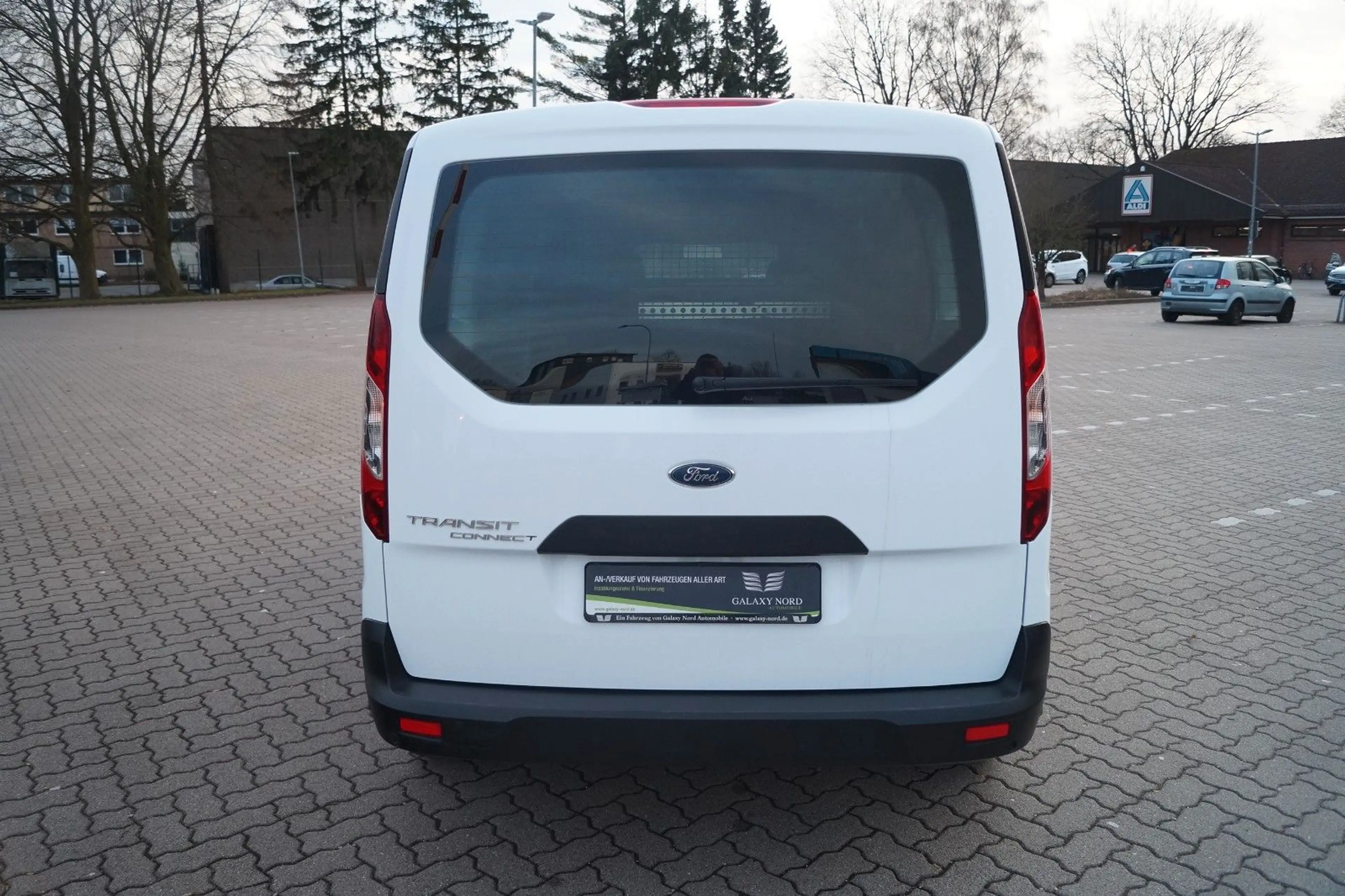 Ford Transit Connect 1,5 TDCI PDC Standheizung Autom. — photo 5