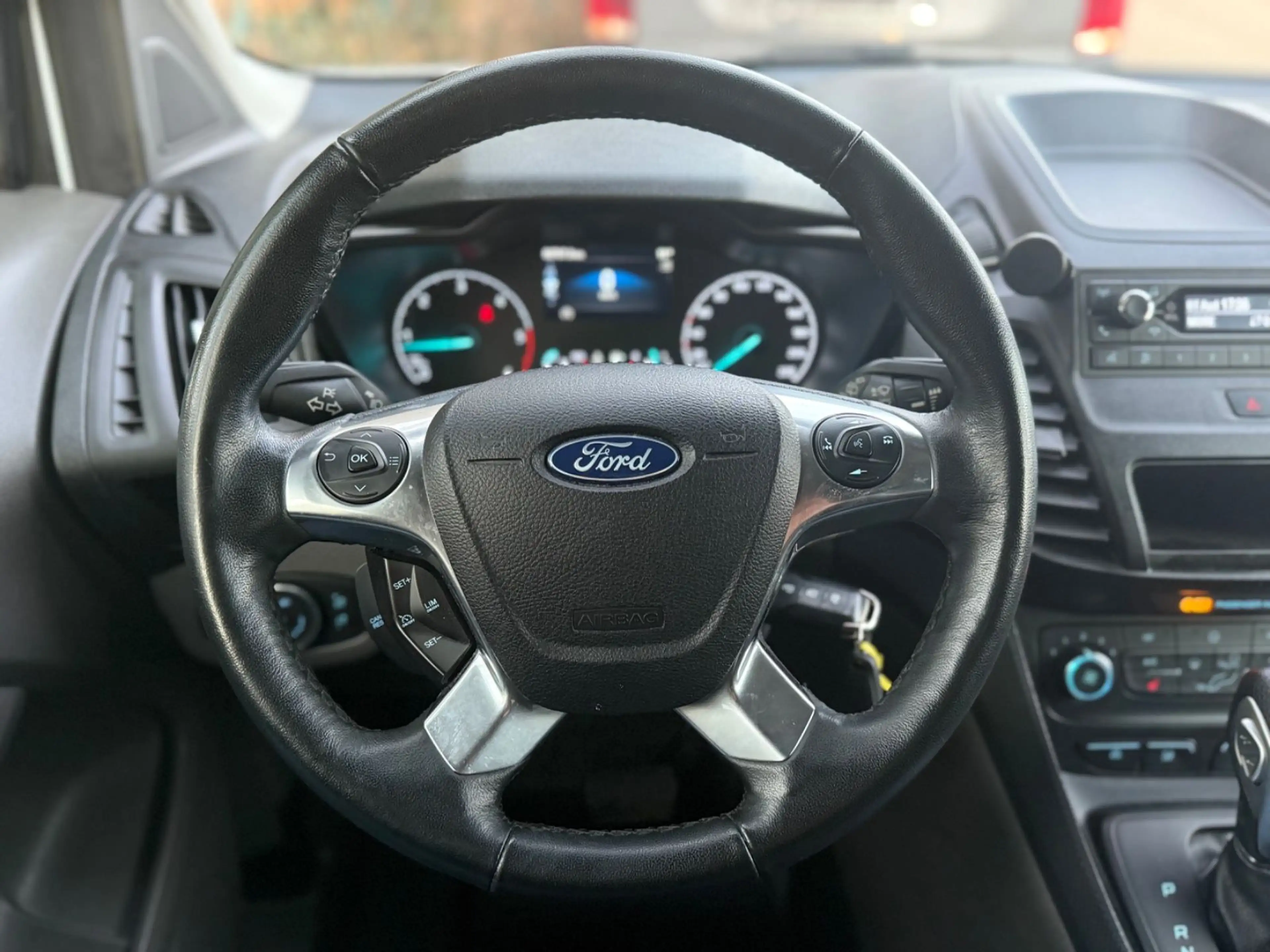 Ford Transit Connect 1,5 TDCI PDC Standheizung Autom. — photo 15