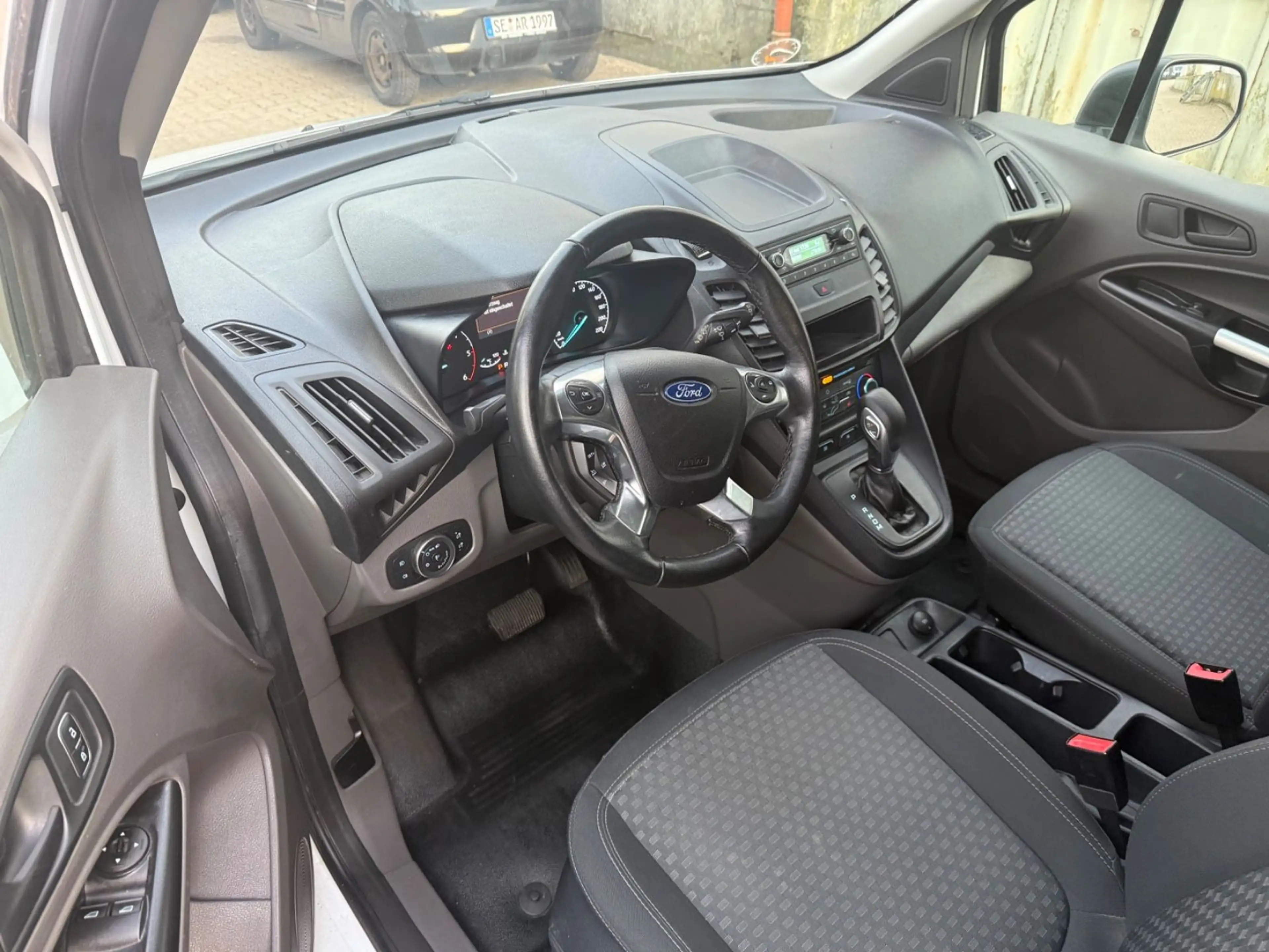 Ford Transit Connect 1,5 TDCI PDC Standheizung Autom. — photo 13