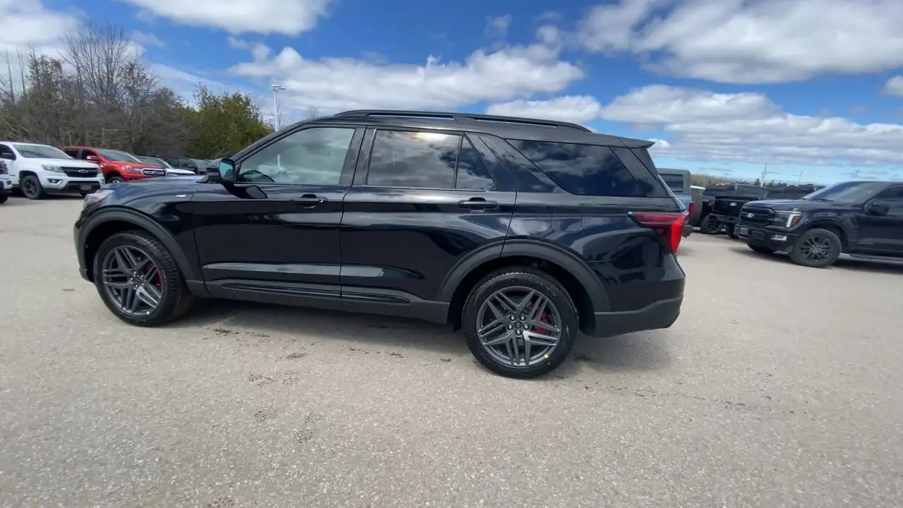 Ford Explorer снимка Ford Explorer