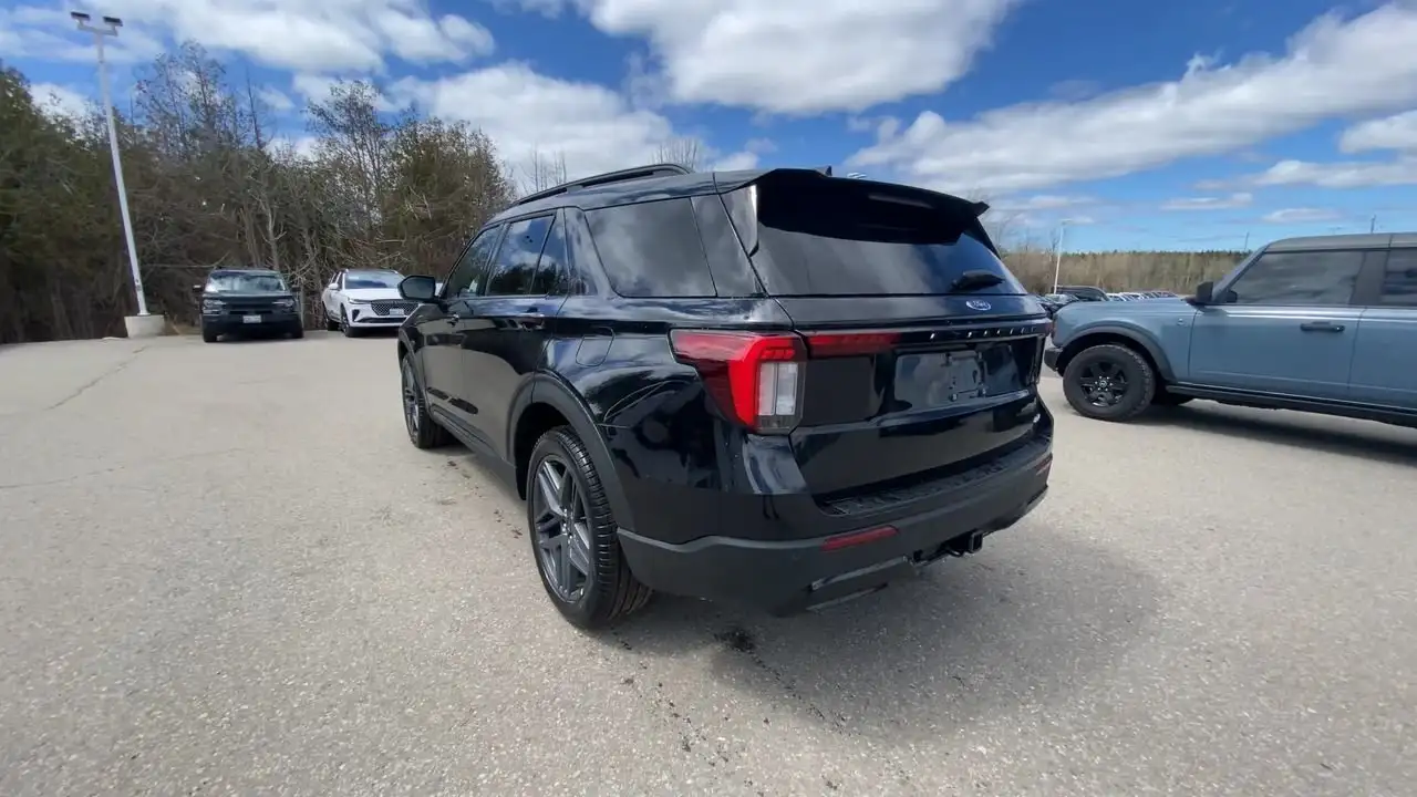 Ford Explorer снимка Ford Explorer