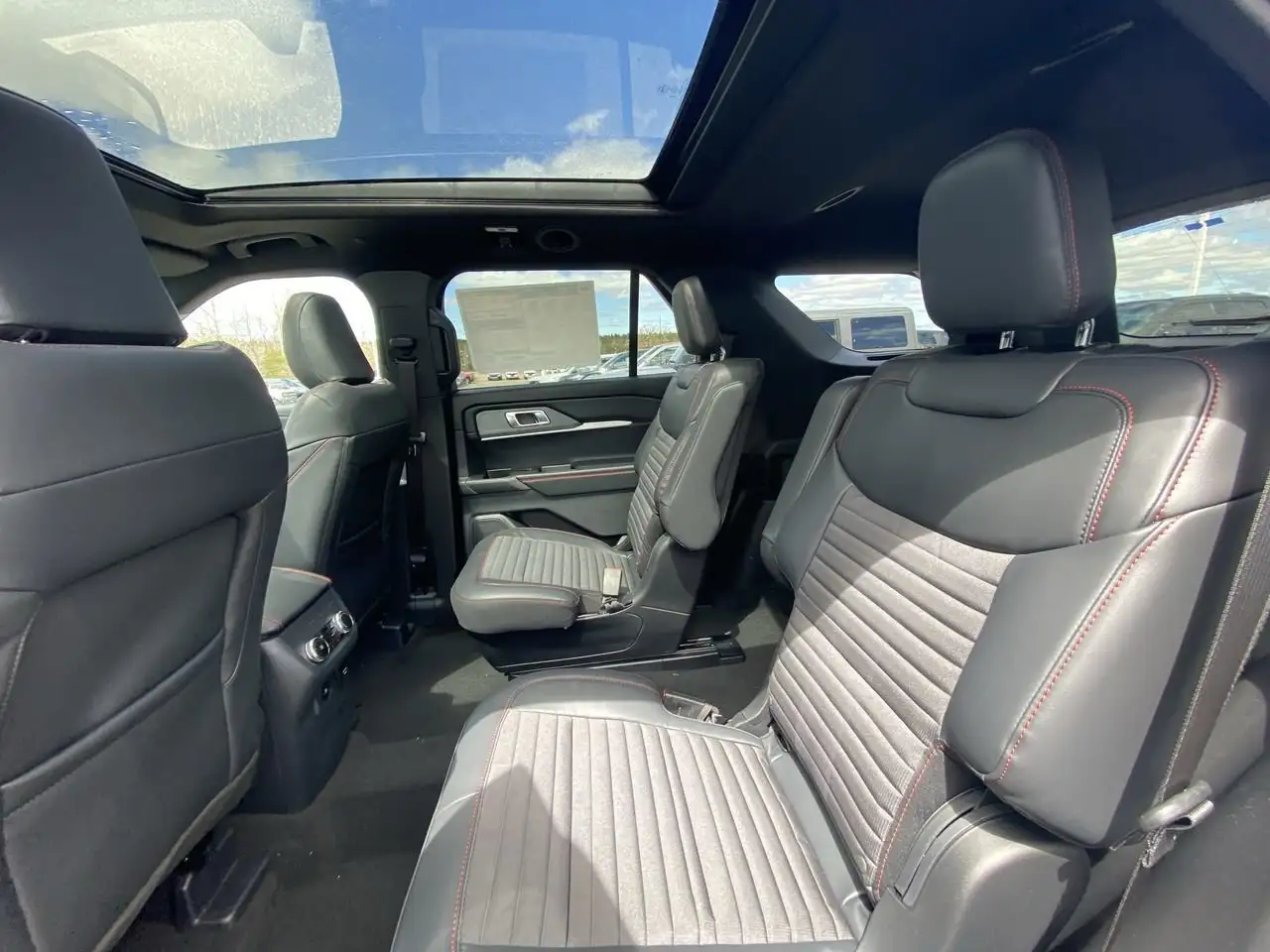 Ford Explorer снимка Ford Explorer