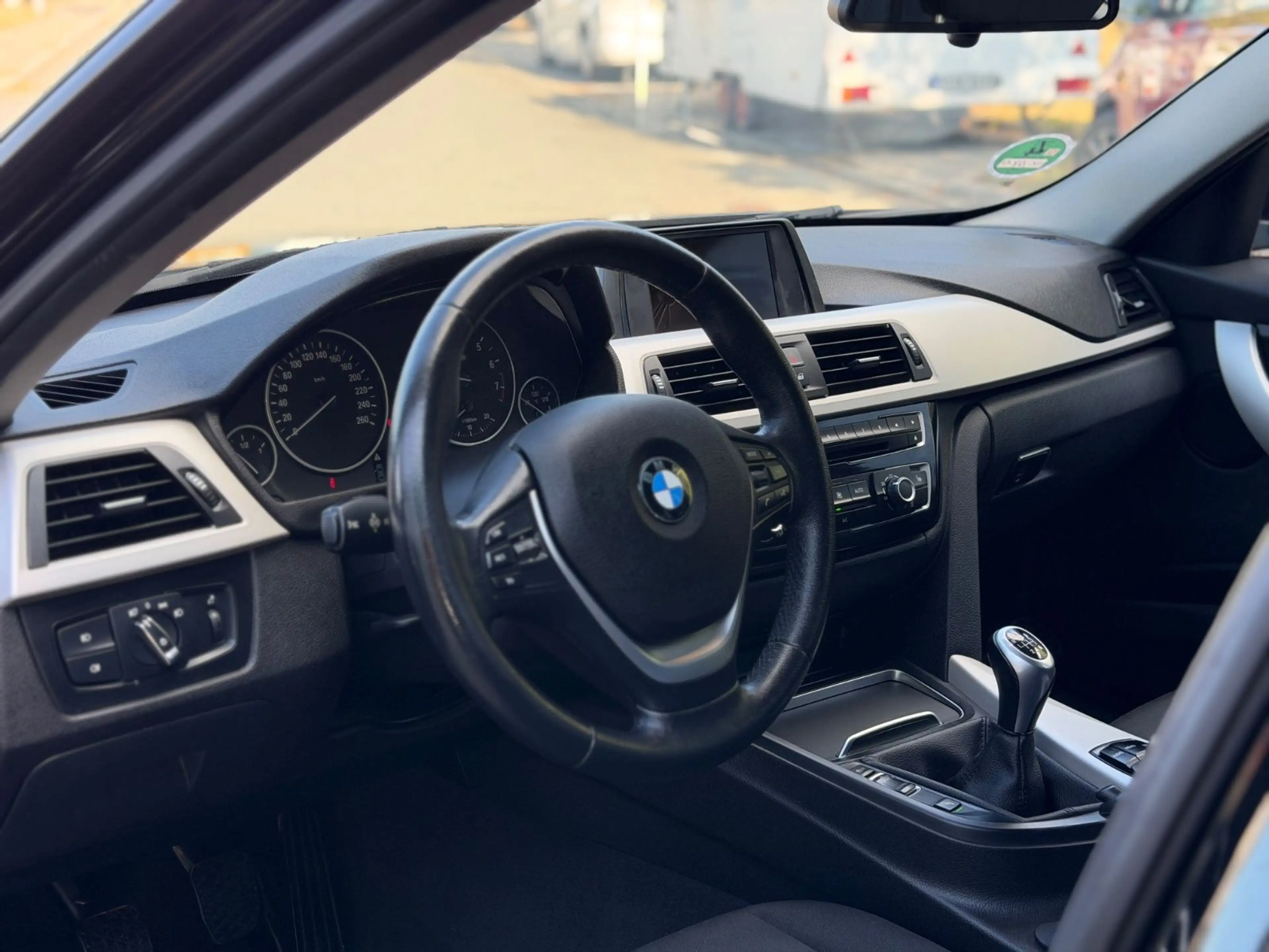 BMW 318 3 Touring 318 i Advantage*LED*TÜVNEU* — photo 9