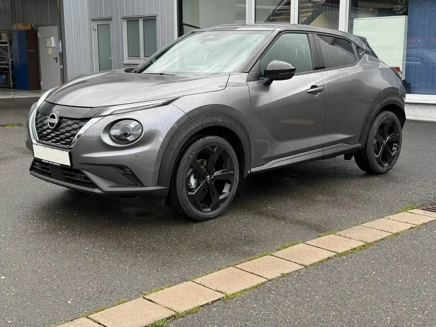 Nissan Juke 1.6 Tekna 4 AMT 143 PS Bose/BFS/19 Zoll Grau - 2