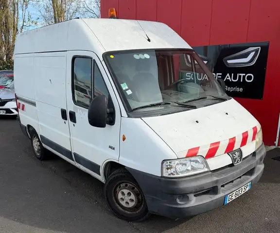 Peugeot Boxer 2.0 HDi Fourgon court surélevé 86ch TVA RECUPERABLE