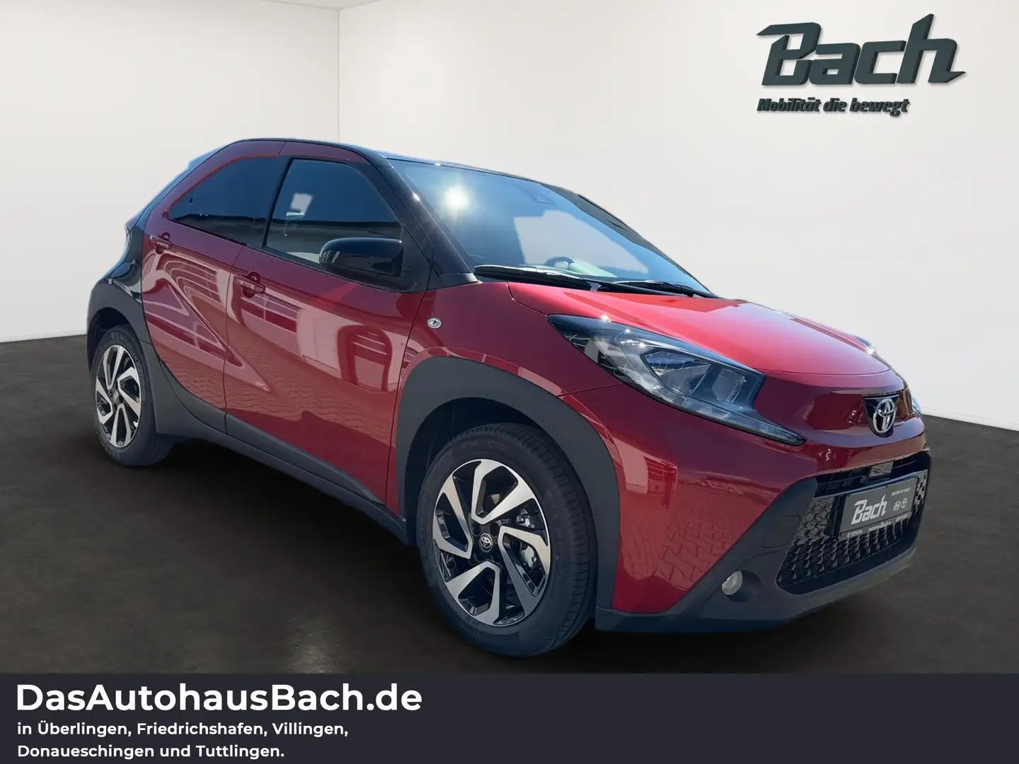 Toyota Aygo X 1.0 l Teamplayer 5 M/T Apple Car Play Rot - 2