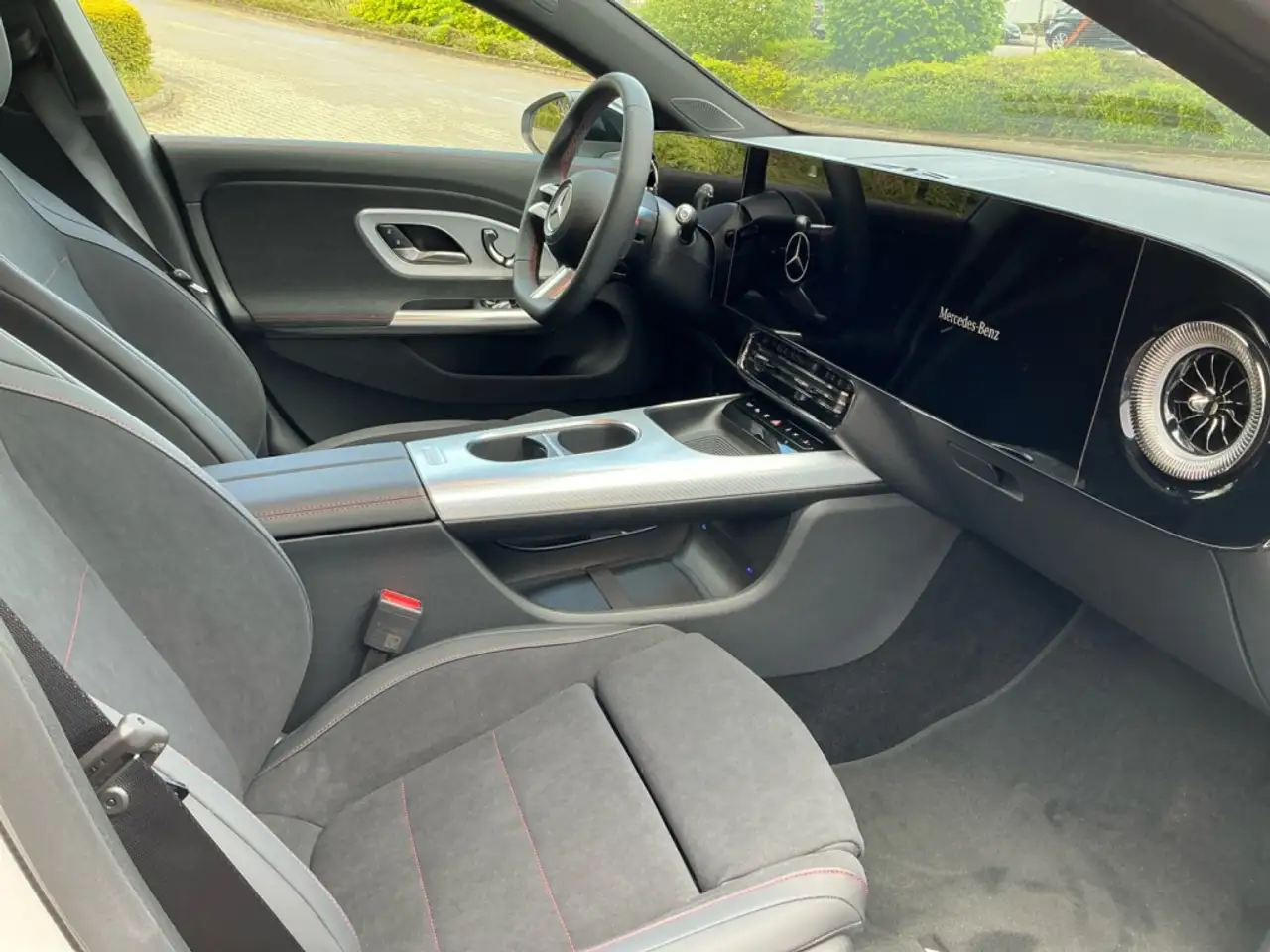 Mercedes-Benz CLA 250 + SB EQ AMG+NIGHT+18+MBUX+THERMO+AHK+PANO 6