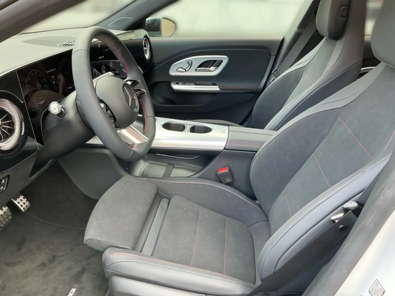 Mercedes-Benz CLA 250 + SB EQ AMG+NIGHT+18+MBUX+THERMO+AHK+PANO 8