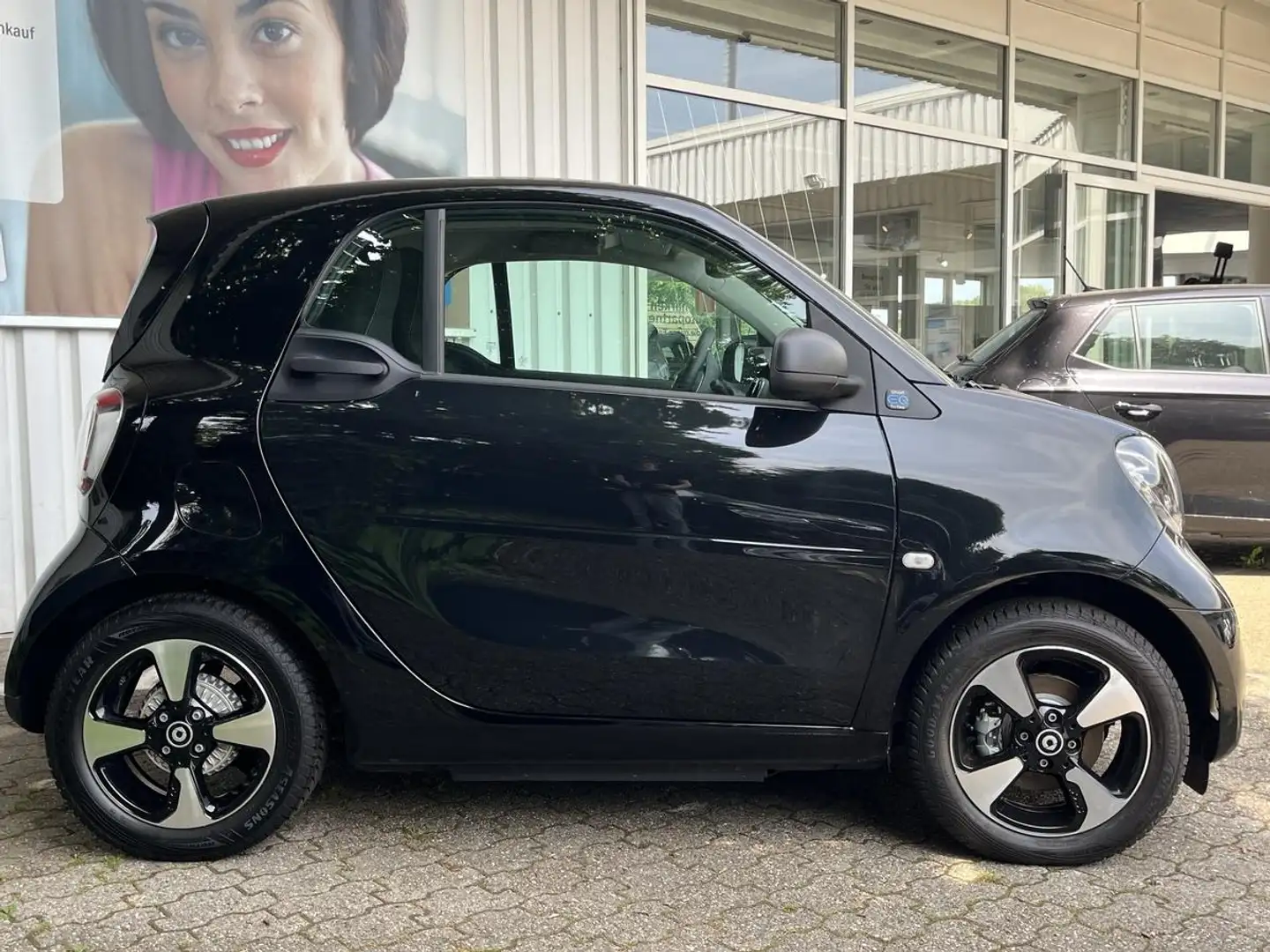 smart forTwo EQ Exclusive PANORAMA CAM MEDIA LED PDC SHZ ALU 22 Schwarz - 2