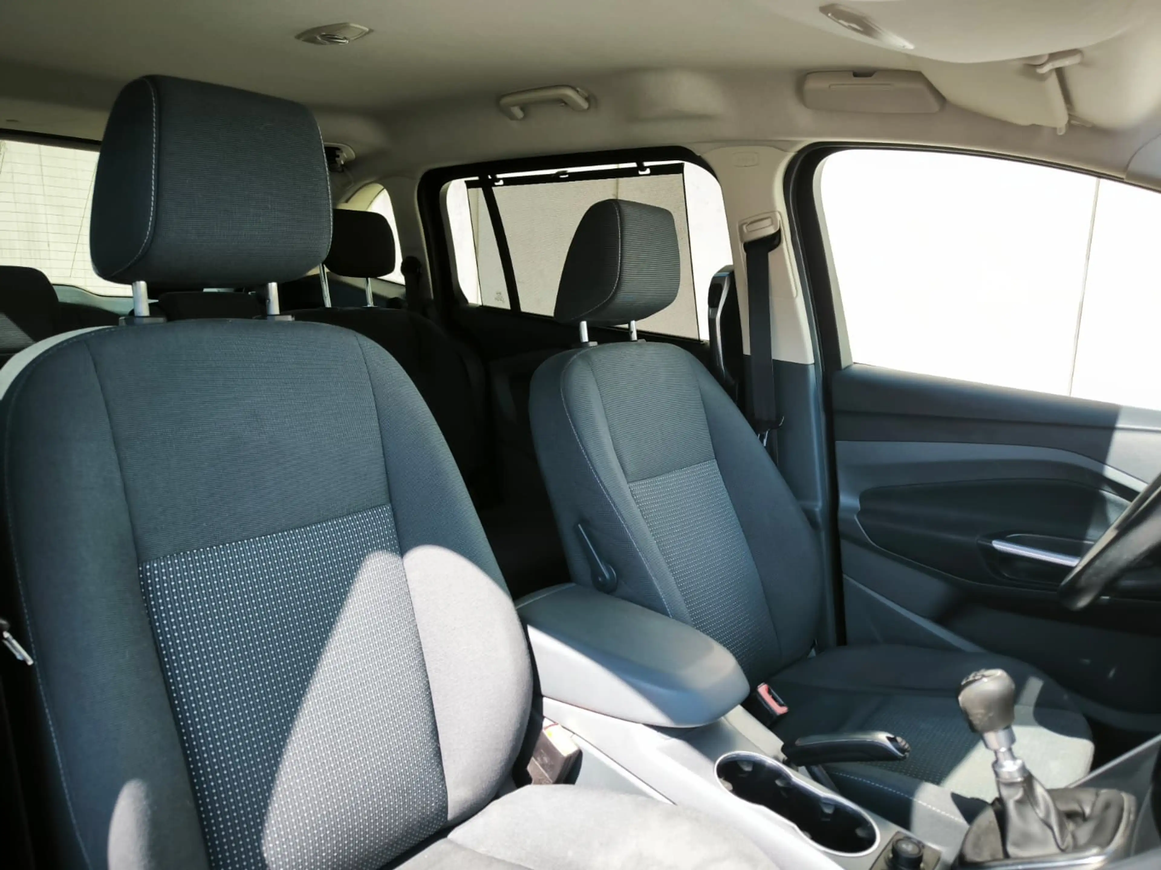 Ford Grand C-Max 2.0TDCi 7-Sitzer AHK Navi Bluetooth — photo 15