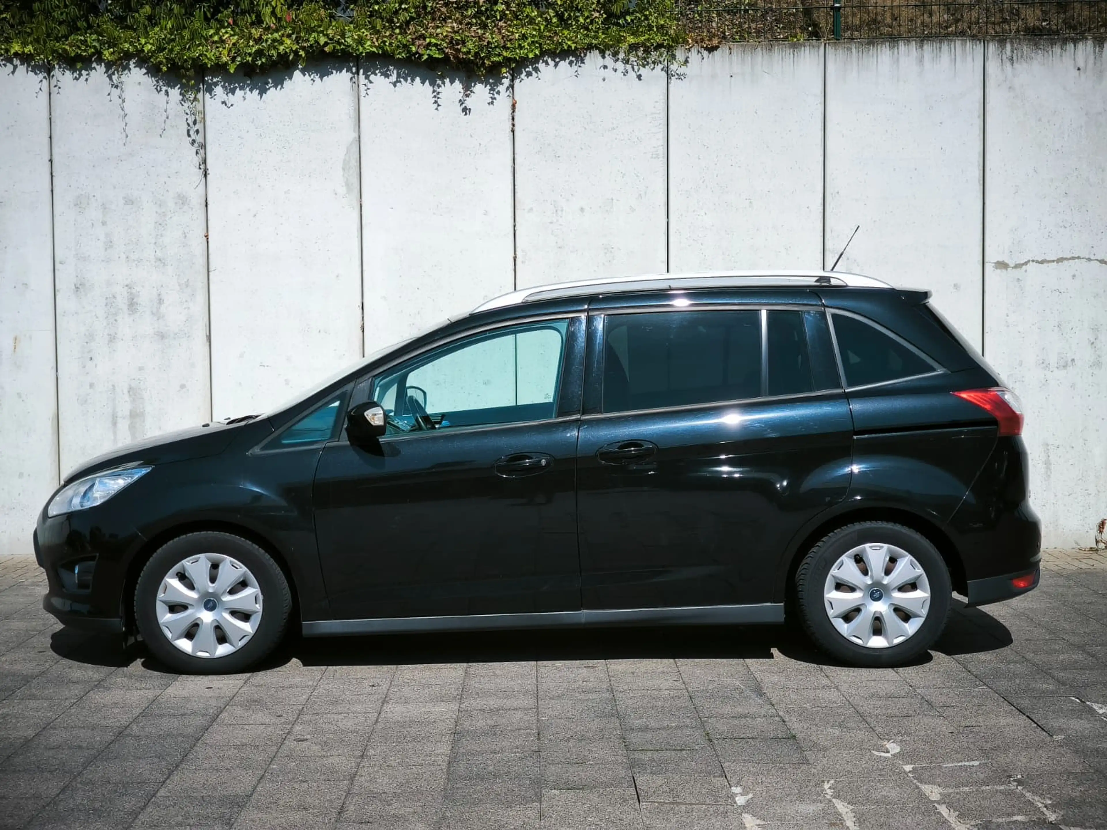 Ford Grand C-Max 2.0TDCi 7-Sitzer AHK Navi Bluetooth