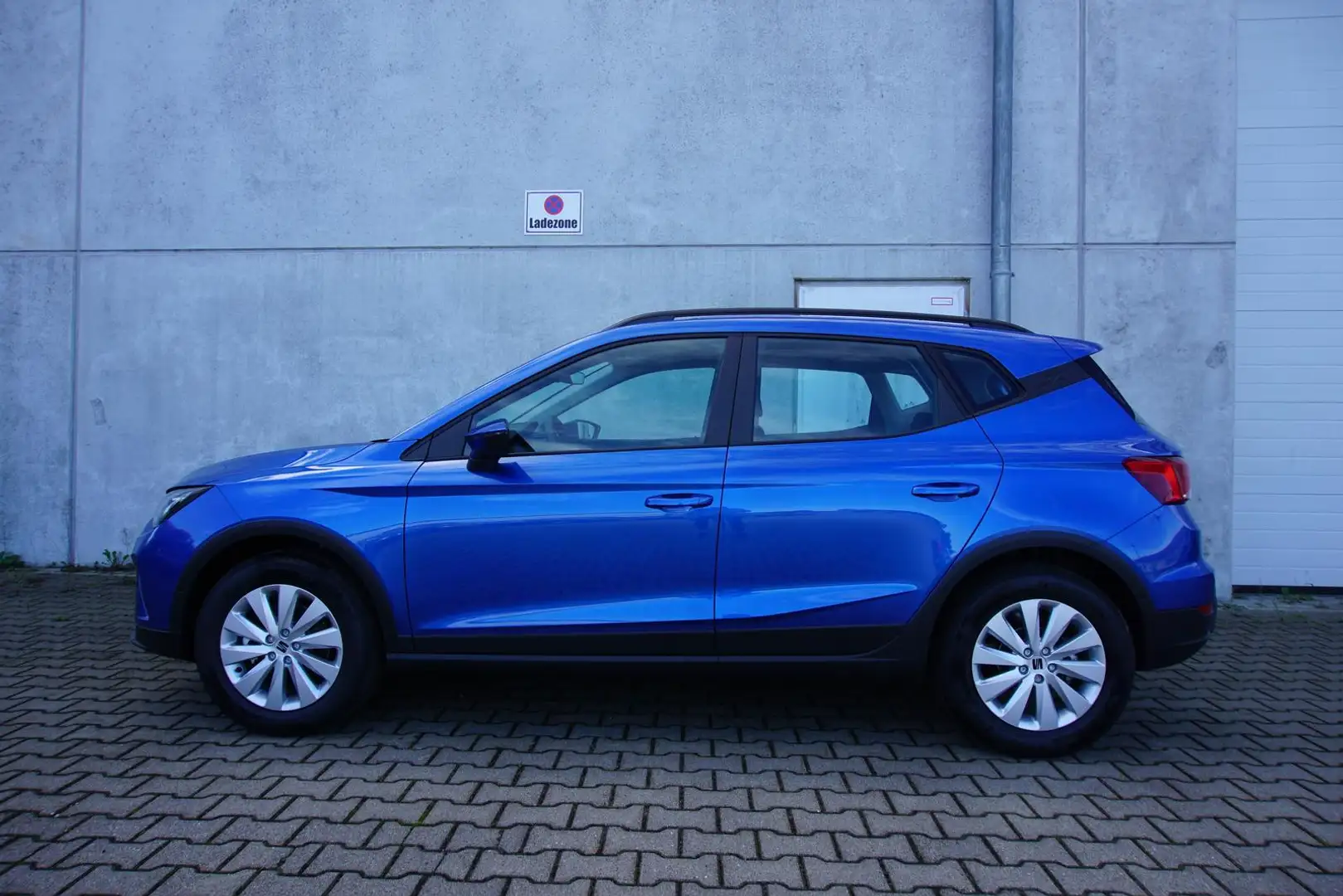 SEAT Arona 1.0TSI Style AHK Navi/MirrorLink Kamera Blauw - 2