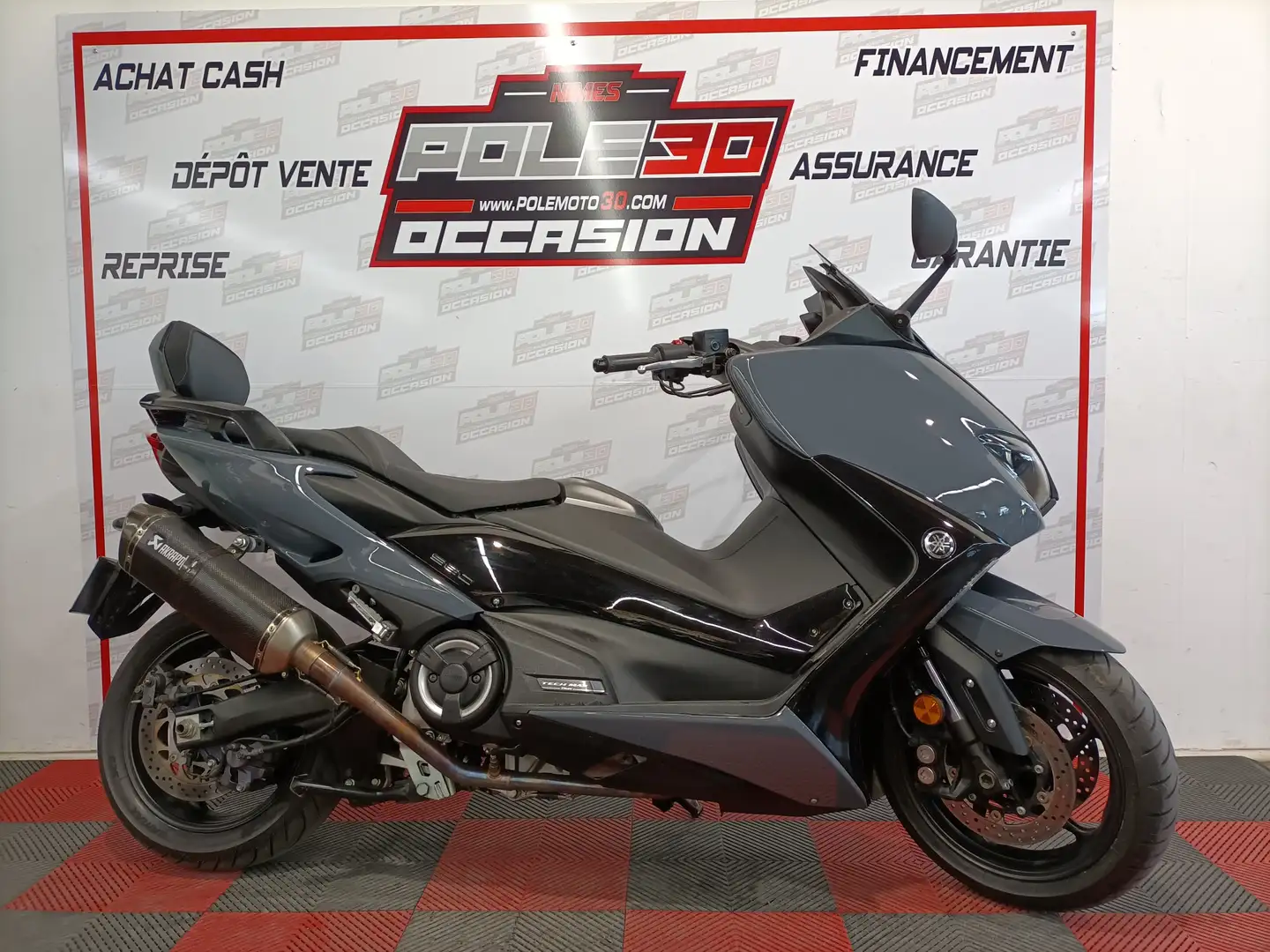 Yamaha TMAX 560 Gris - 1