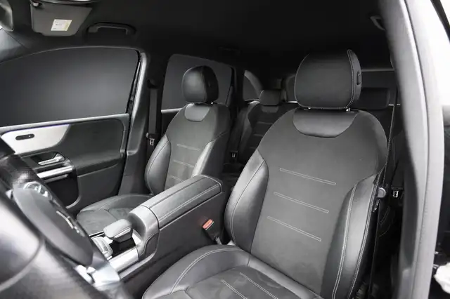 Mercedes-Benz 250 view 13