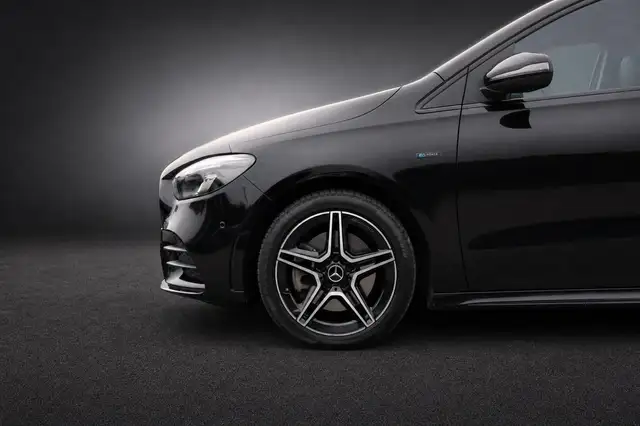 Mercedes-Benz 250 view 5