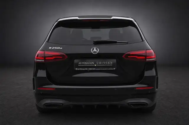 Mercedes-Benz 250 view 6