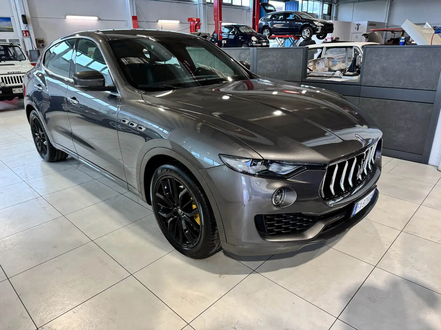 Maserati Levante 3.0 V6 Granlusso 350cv auto my19 - 1