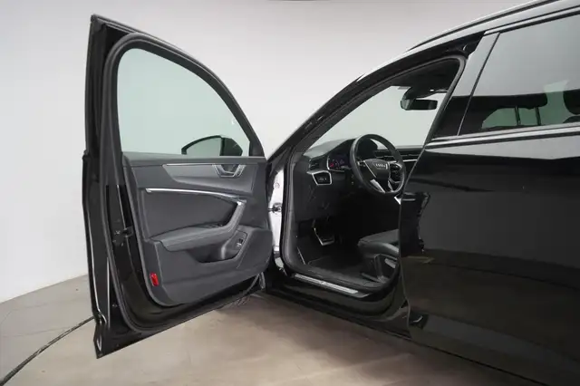Audi A6 view 26