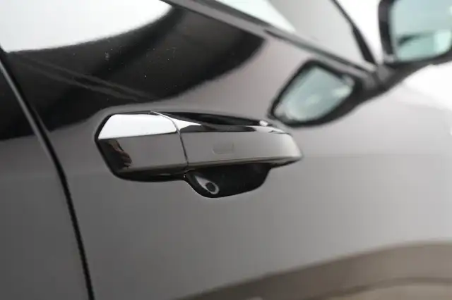 Audi A6 view 13