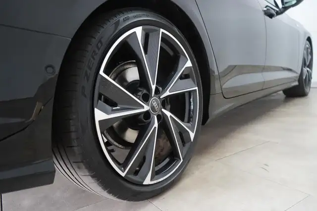 Audi A6 view 17