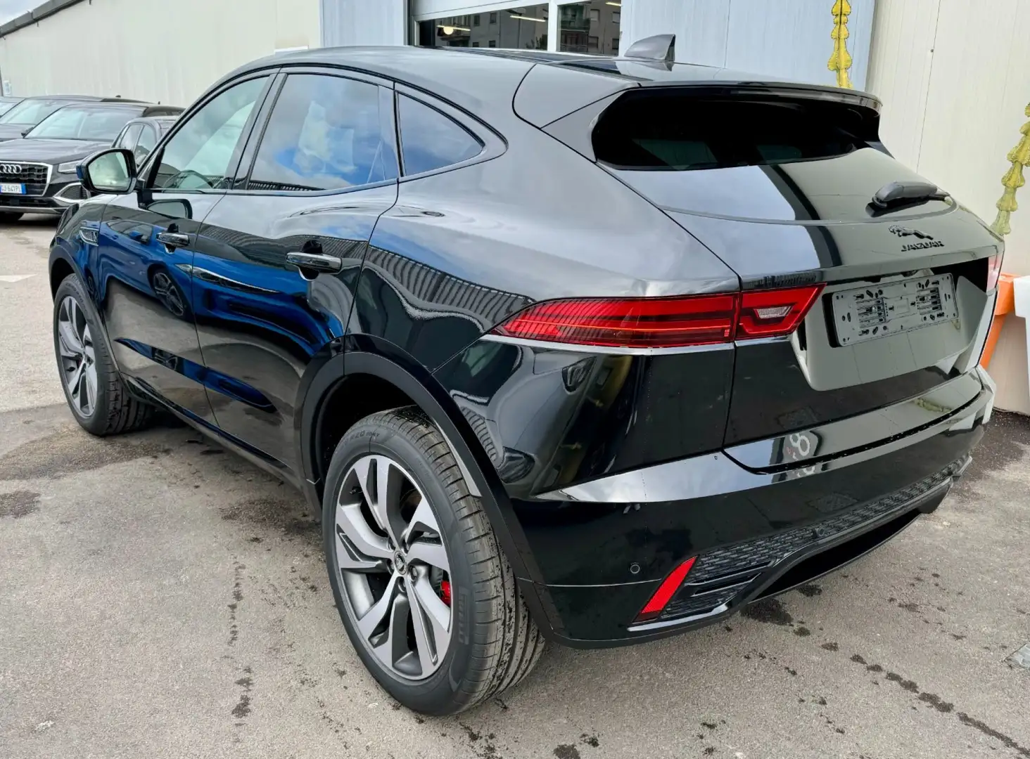 Jaguar E-Pace 2.0D I4 163 CV AWD Auto R-Dynamic SE Black - 2