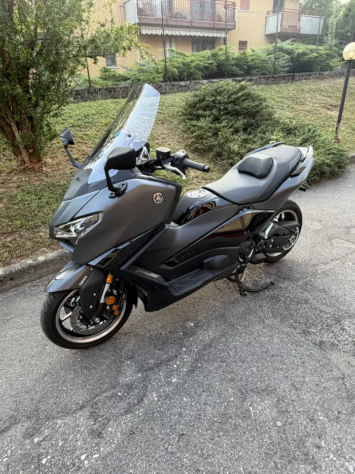 Yamaha Tmax 560