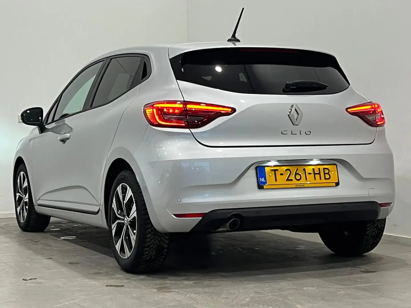 Renault Clio 1.0 TCe 90 Evolution | All Season banden | Navi | Grijs - 2