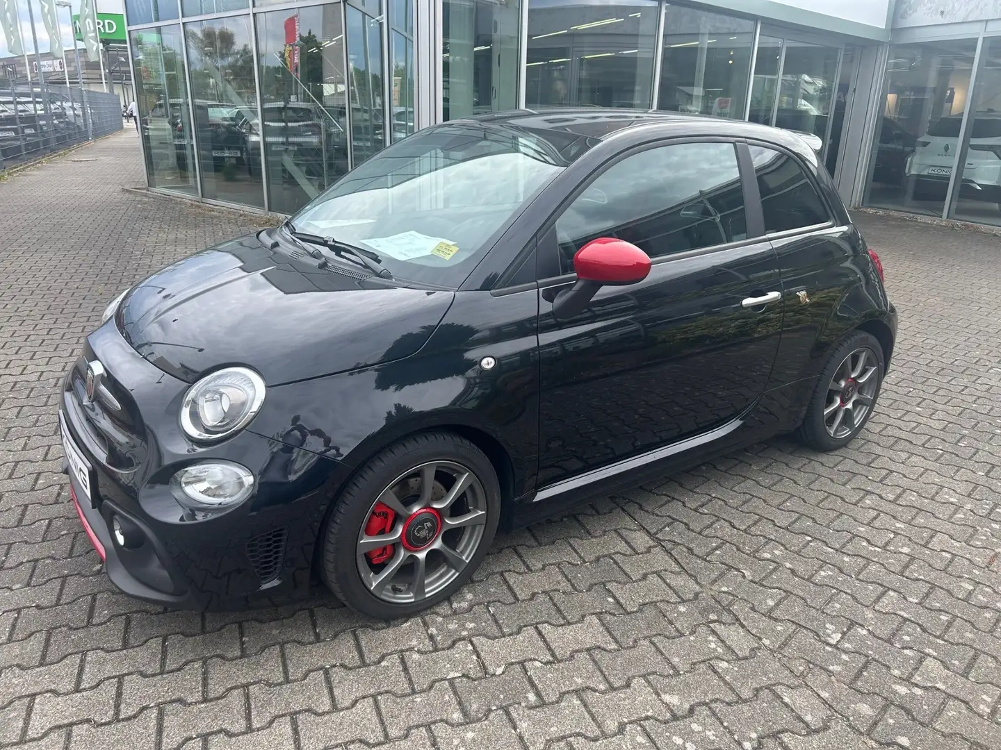 Abarth 595 MY22 1.4 T-Jet 165PS AUTOMATIK Schwarz - 1