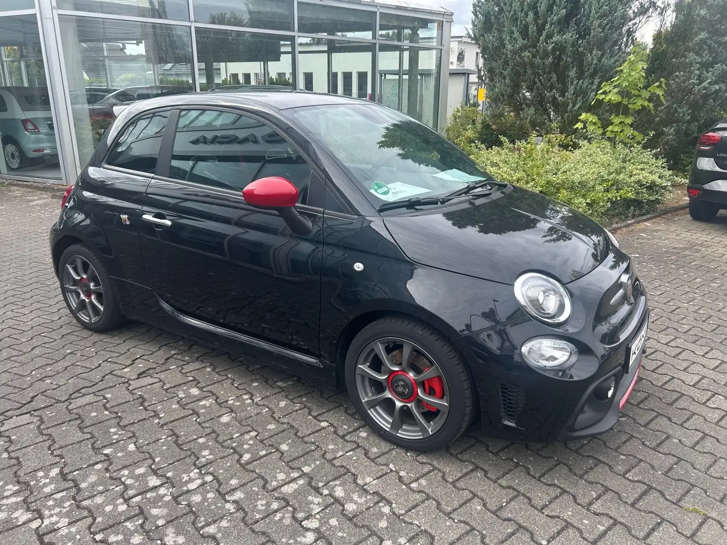 Abarth 595 MY22 1.4 T-Jet 165PS AUTOMATIK Schwarz - 2