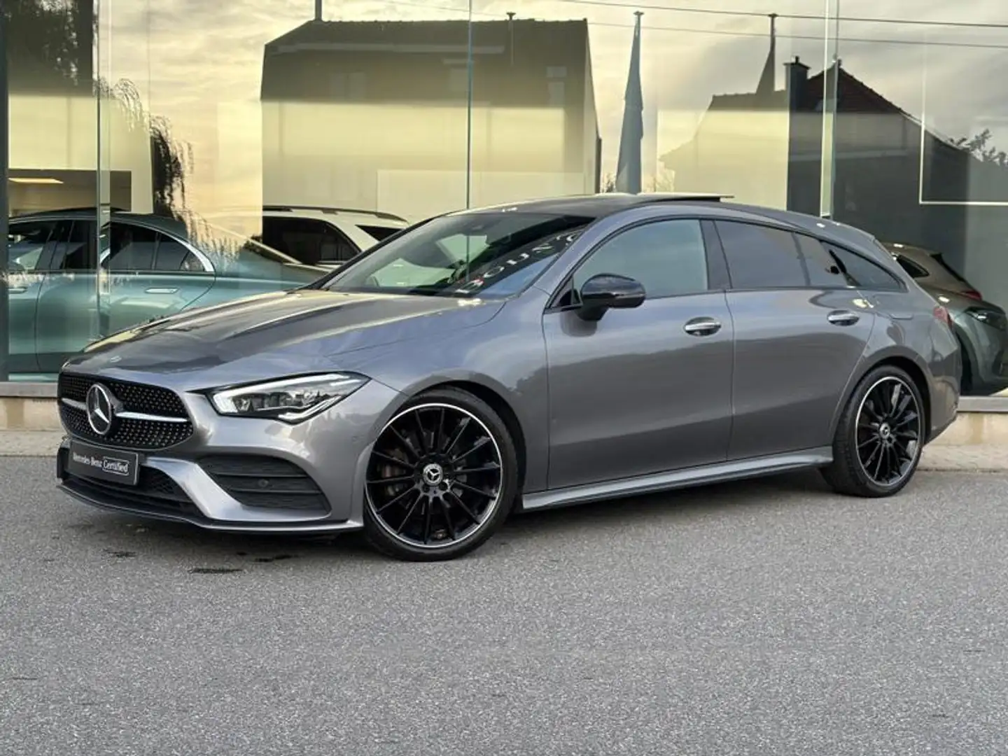 Mercedes-Benz CLA 180 SB AMG Pack Night Toit Pano Gris - 2