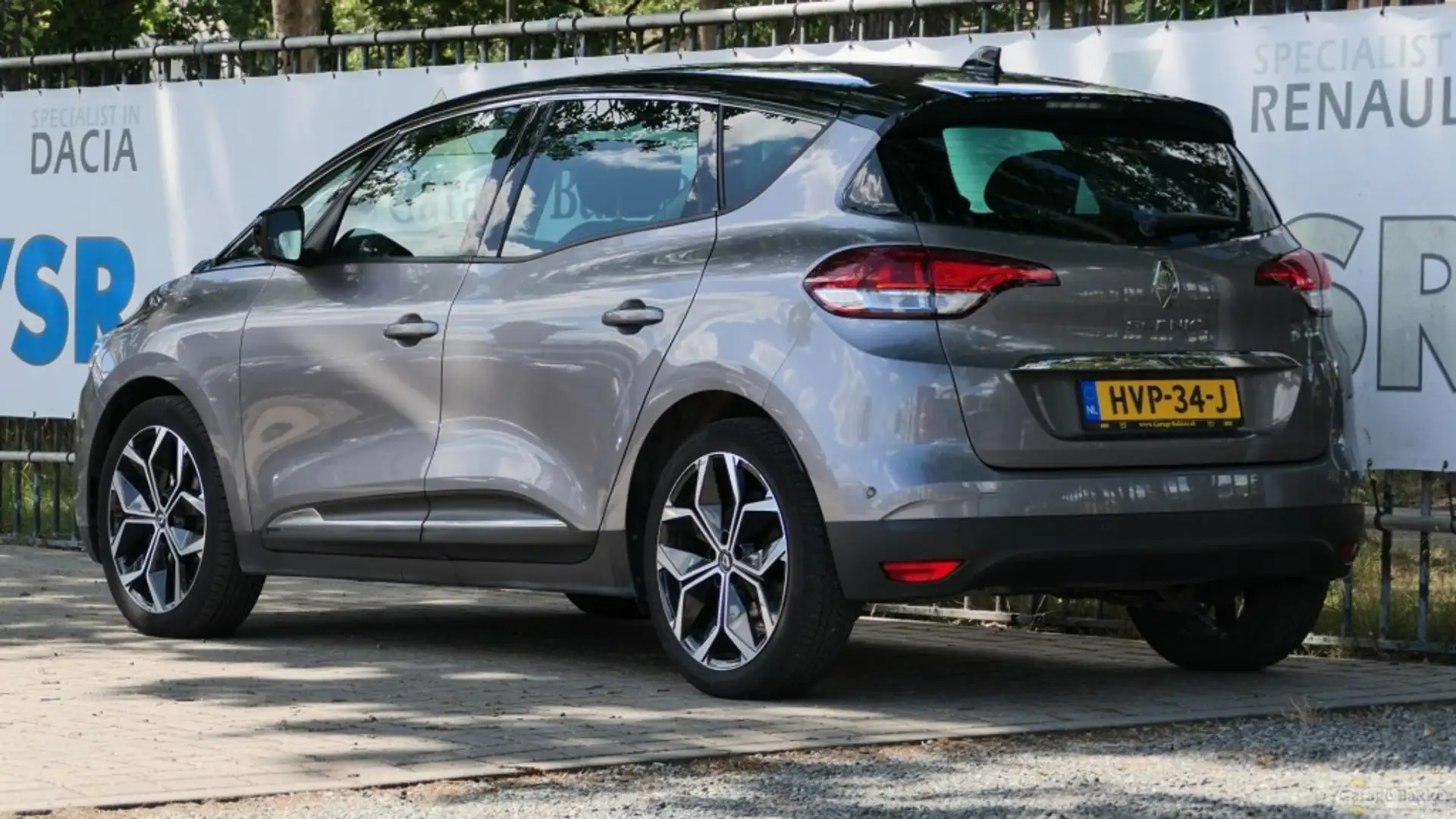 Renault Scenic TCe 140 Techno Grijs - 2