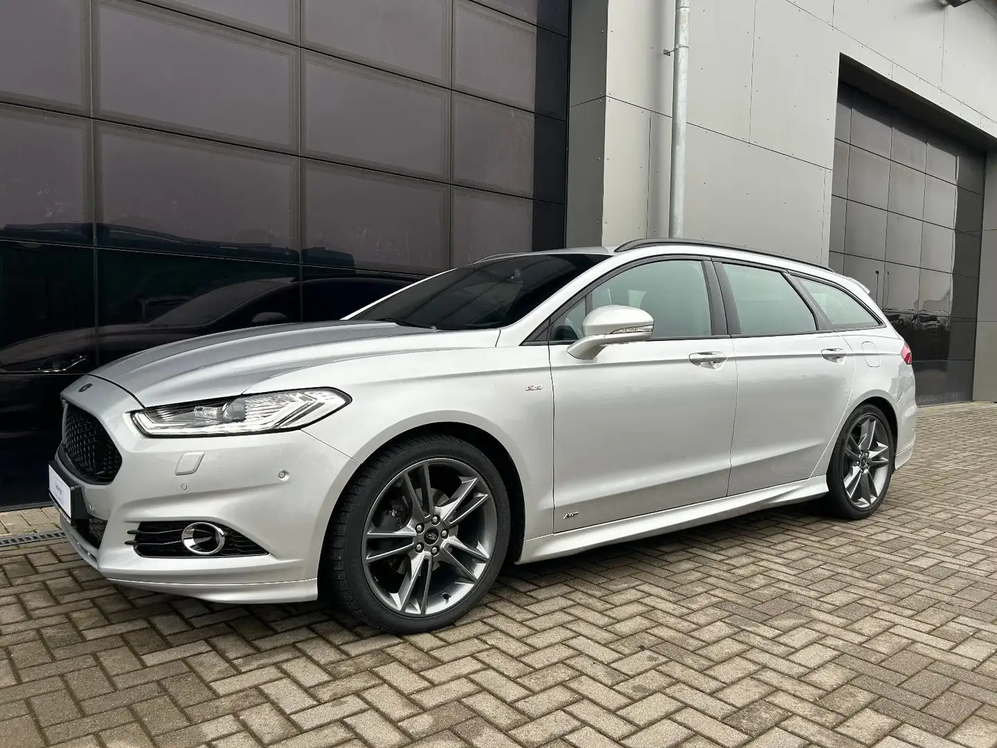Ford Mondeo ST-Line AWD|AHK|Pano|Standheizung Silber - 1
