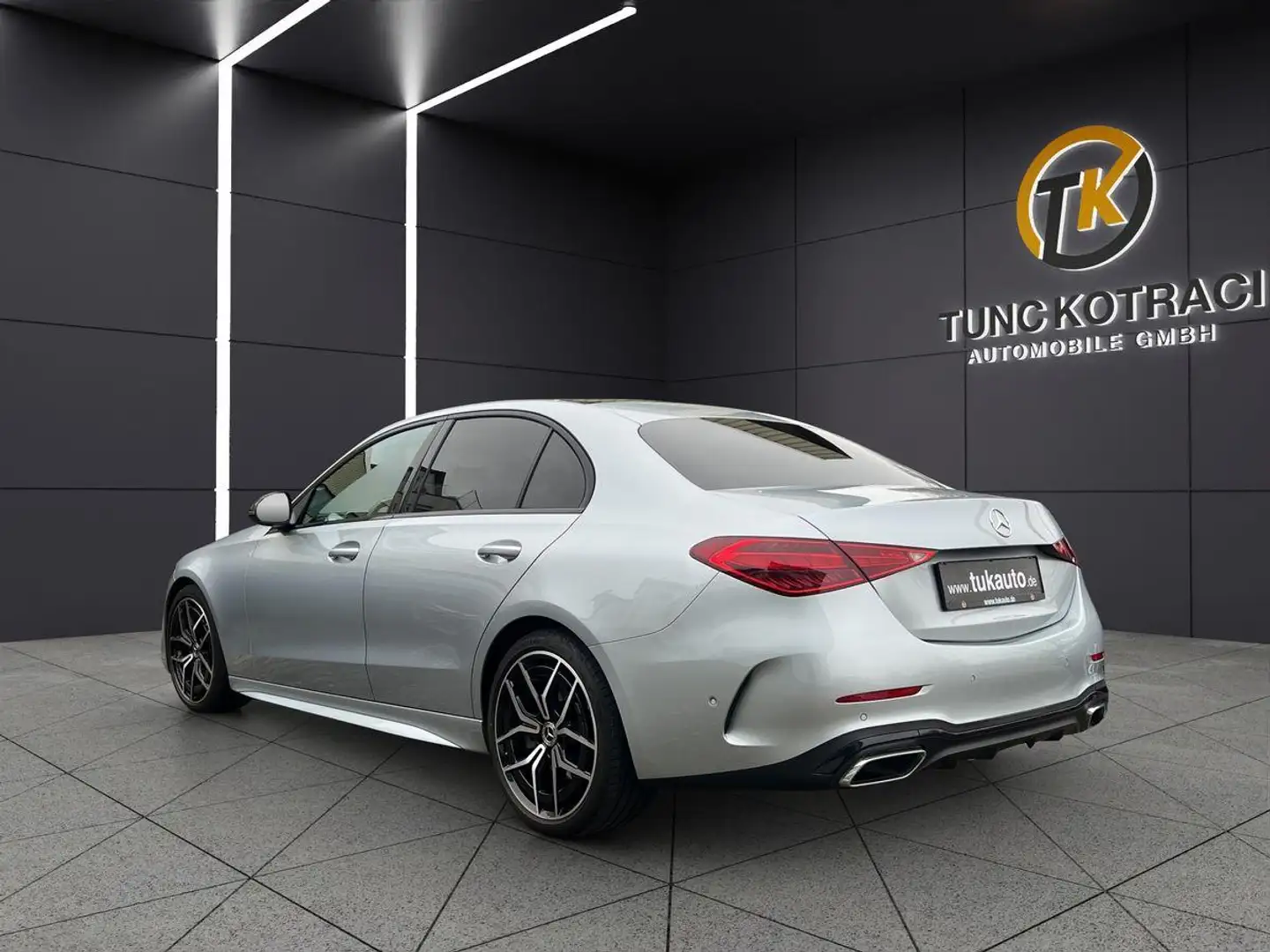 Mercedes-Benz C 300 D AMG|NIGHT|PANO|STDHZ|EDELHOLZ|AHK|BURMES Silber - 2