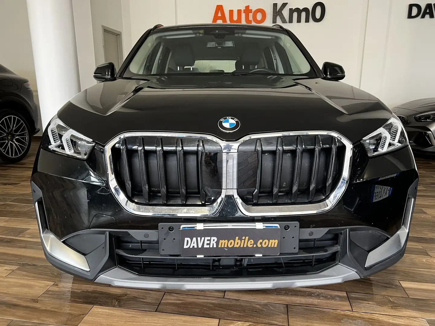 BMW X1 sDrive 18d essence ed Zwart - 2