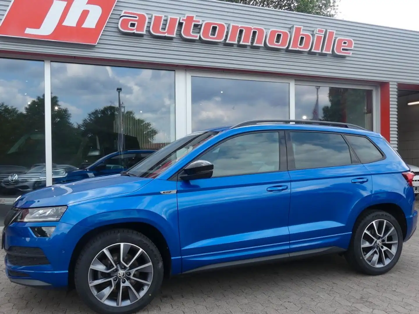 Skoda Karoq Sportline 4x4 DSG*ACC*Panorama*LED Blau - 1