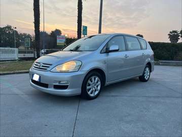 II 2005  Verso 2.0 td d-4d 16v 7 posti