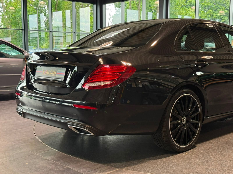Mercedes-Benz E 350 d Autom. WIDESCREEN/S-DACH/20LM/LED — photo 9