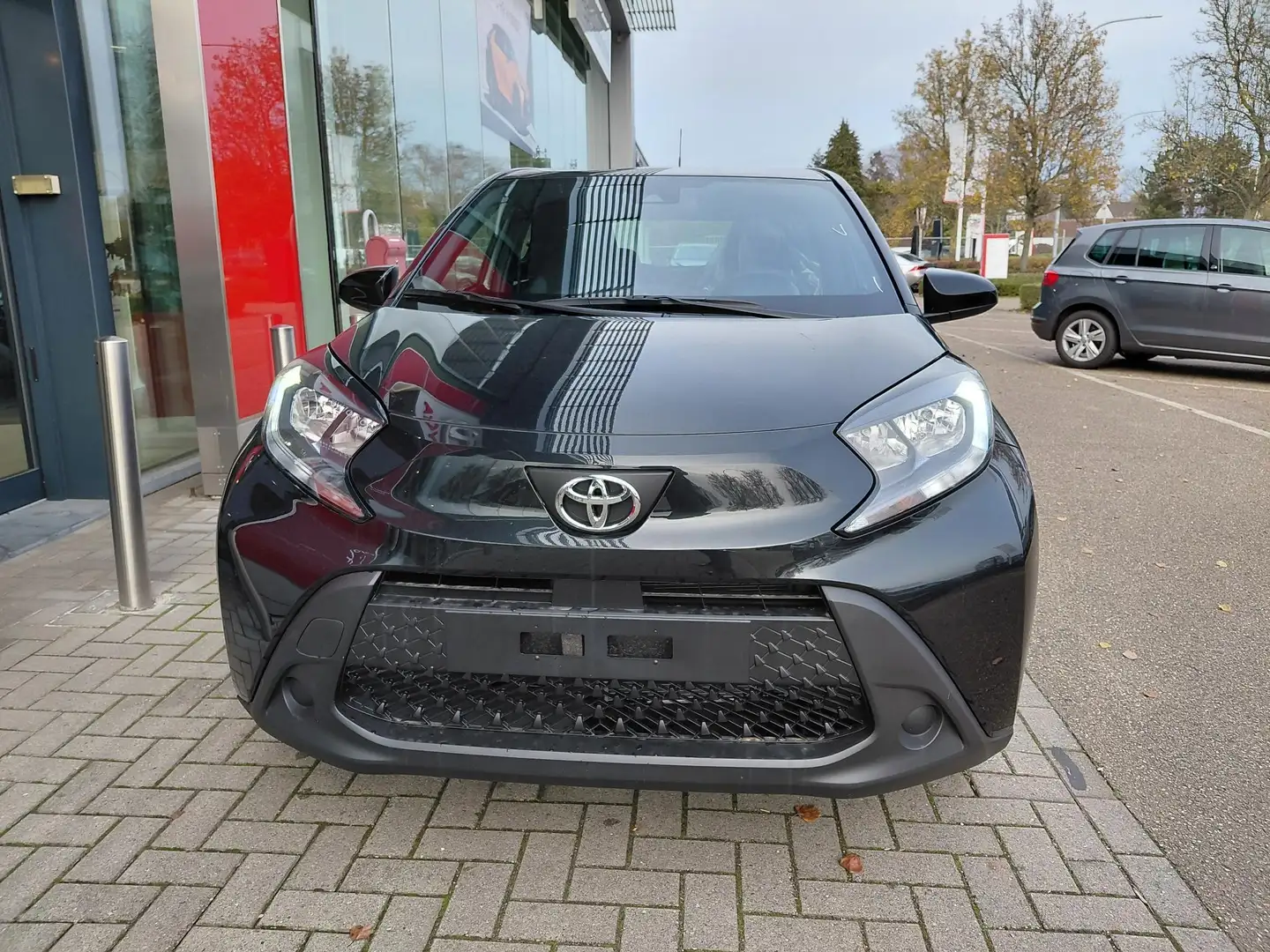 Toyota Aygo X 1.0 VVT-i Air Play CVT Negro - 2