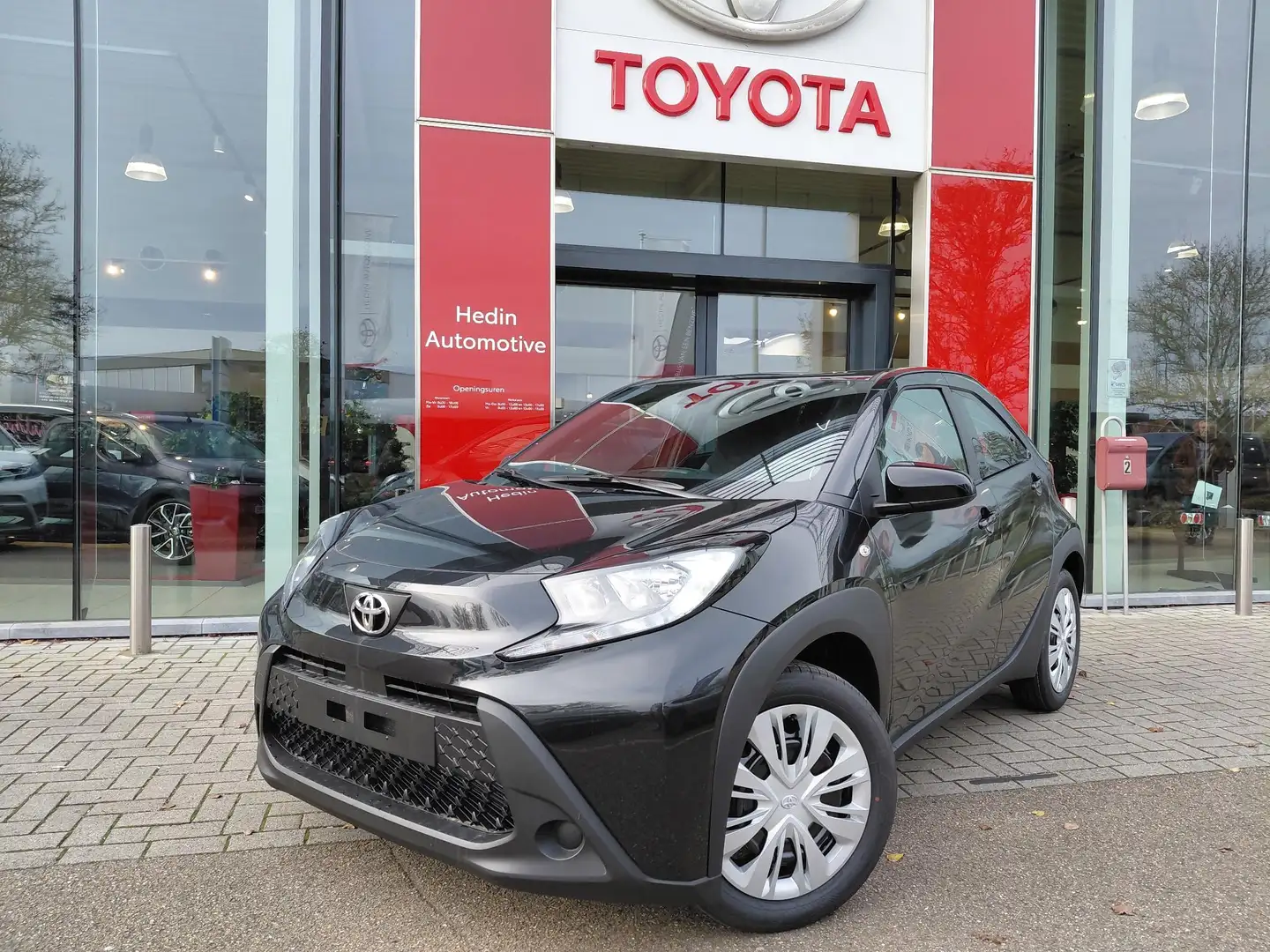 Toyota Aygo X 1.0 VVT-i Air Play CVT Negro - 1